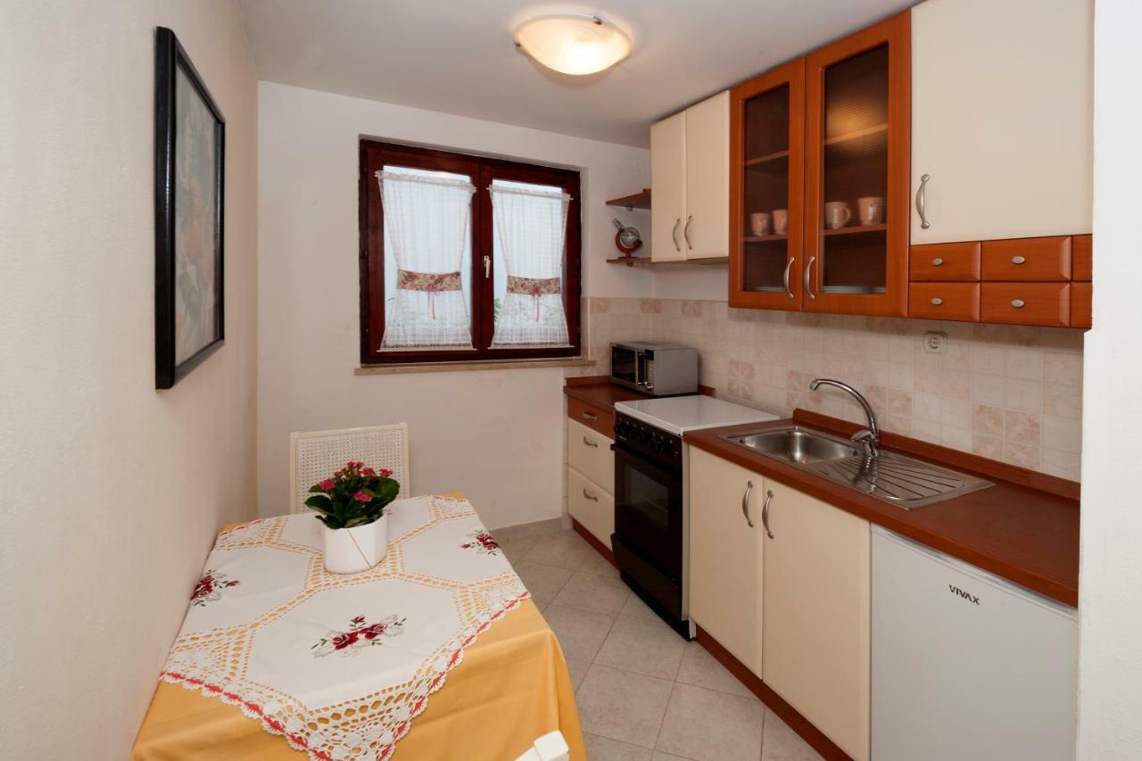 Mihaela Apartments Porec Esterno foto